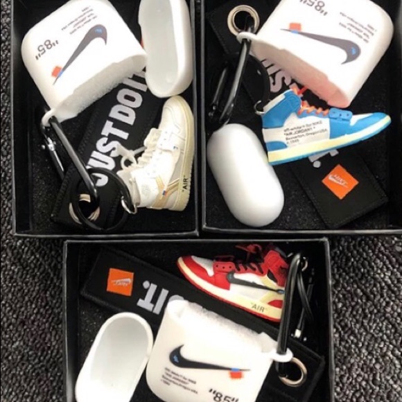 AirPod Case - Picture 7 of 8